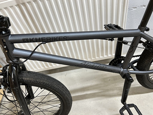 Uus BMX jalgratas KHE STRIKEDOWN PRO ratas (4 foto / 5)