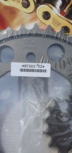Suzuki GSX -R 1000 CHAIN KIT. (4 фото из 4)
