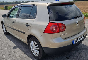 Volkswagen Golf 1.6 75kW (3 foto / 8)
