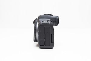 Canon EOS R6 (body) hübriidkaamera (uus) (3 foto / 10)