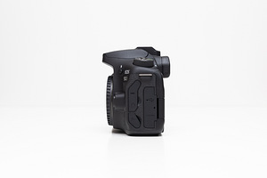 Canon EOS 90D (body) peegelkaamera (3 foto / 10)