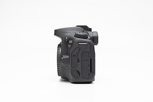 Canon EOS 90D (body) peegelkaamera (3 foto / 10)