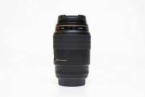 Canon EF 100mm f/2.8 Macro USM objektiiv (2 foto / 10)