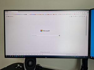 Два монитора Dell U2717D + Dell U2719D и держатель (7 фото из 10)