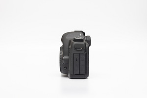 Canon EOS 5D Mark II (body) peegelkaamera (4 foto / 10)