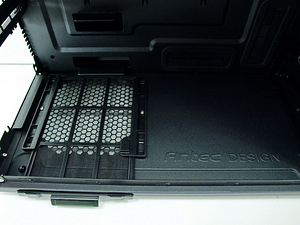 Antec Performance One P280 Mid Tower arvutikorpus (9 foto / 10)
