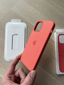 Apple iPhone 12 / 12 Pro MagSafe оригинальный чехол (6 фото из 7)