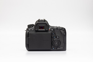 Canon EOS 6D Mark II (body) peegelkaamera (4 foto / 10)