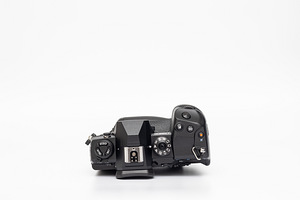 Olympus OM-D E-M1X hübriidkaamera (8 foto / 10)