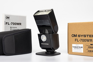 Olympus FL-700WR välklamp (2 foto / 6)