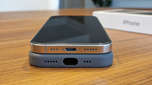 Apple iPhone 16 Pro 256GB Natural Titanium (8 foto / 10)