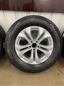 MB GLC оригинал, 5x112 17", 235/65r17 (2 фото из 6)
