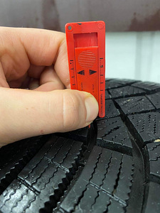 MB GLC оригинал, 5x112 17", 235/65r17 (5 фото из 6)