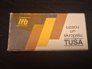 Nõukogude teatri ripsme- ja vuntsitint, Läti NSV (2 foto / 5)