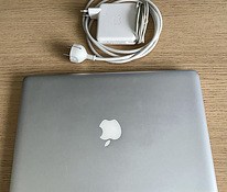 MacBook Pro 2010, 4GB RAM, 256GB SSD + зарядное устройство