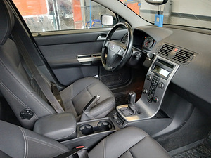 Volvo v50 (5 foto / 6)