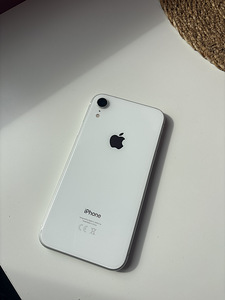 iPhone Xr (1 foto / 3)