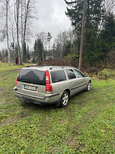 Продается Volvo V70 2.4 103кВт (2 фото из 5)