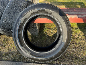 Hankook Winter i*Pike RS2 215/60 R16 (4tk) (1 foto / 4)