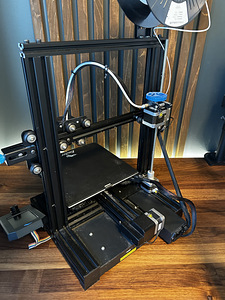 3D Printer ( Ender 3 V2) (2 foto / 4)
