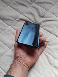Samsung Galaxy A7 (2018), 64 ГБ (4 фото из 8)