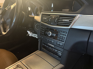 Mercedes-Benz E 350 AMG Pakket Harman kardon AVARILINE (5 foto / 7)
