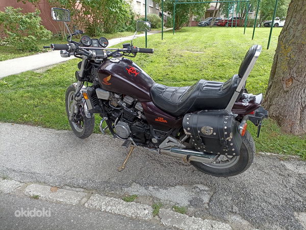 Honda VF1100C Magna.