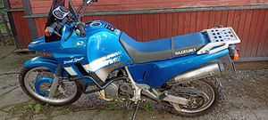 Suzuki DR 800S (2 фото из 10)
