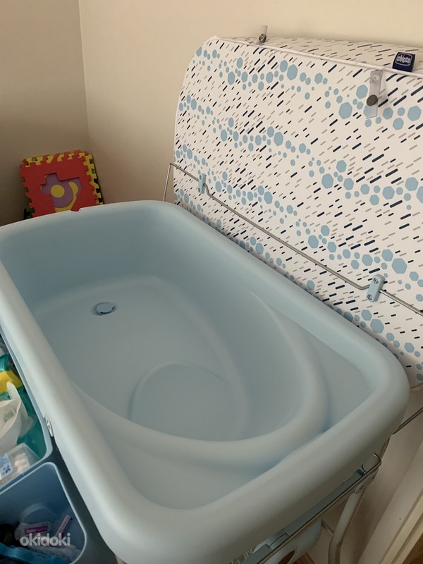 Ванночка Chicco со пеленальным столиком Cuddle & Bubble Серо-белый (79348.39)