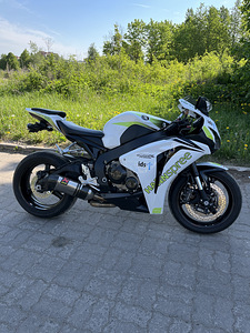 Honda CBR 1000RR 2009 (3 фото из 4)