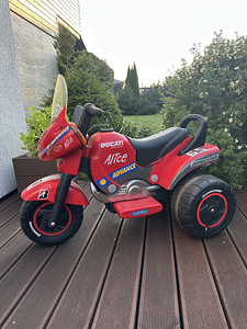 Elektriauto/kolmerattaline mootorrattas (1 foto / 6)