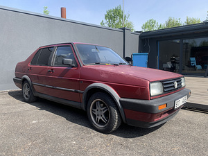 VW Jetta 1.6 DIESEL (3 foto / 5)