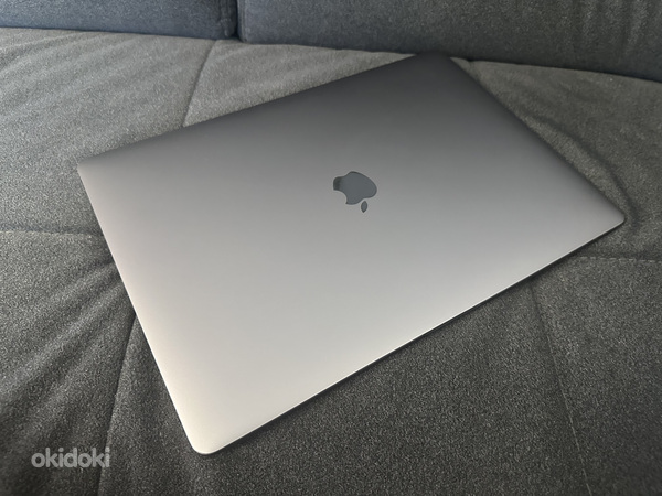 Macbook Pro 15", i7, 16GBRam, 256Gb, середина 2018 года (фото #2)
