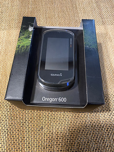 Käsi GPS Garmin Oregon 600