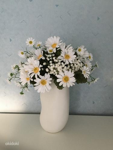 Vaas koos lilledega (foto #1)