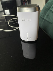 Продам 4G LTE Wi-Fi роутер Zyxel LTE4506-M606 (1 фото из 2)