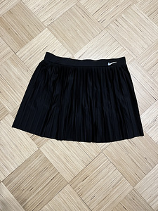 Юбка Nike (2 фото из 3)