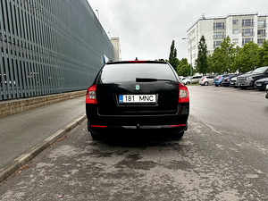Skoda Octavia (8 фото из 11)