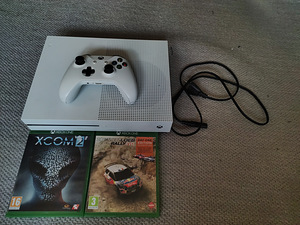 Xbox one S (1 фото из 3)