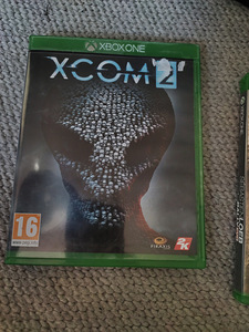Xbox one S (3 фото из 3)