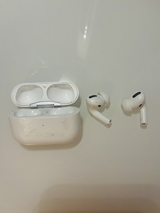 Airpods pro (3 фото из 3)