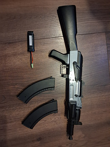 Продам ак в комплекте 2 бункера и 1 акум на 8.4 V цена (5 фото из 6)