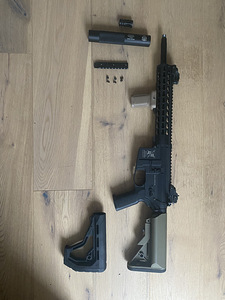 Airsoft automaat Ar 15 (1 foto / 2)