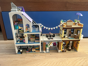 LEGO Friends 41732 – Heartlake City Community Center (3 foto / 5)