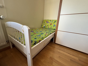 Детская кровать (2 фото из 3)