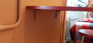 Köögilaud ja neli taburetti (2 foto / 4)
