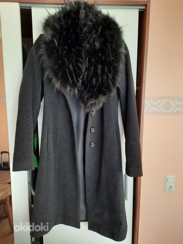 Почти новое шерстяное пальто Hansmark 34 (фото #1)