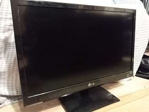 23"Full HD Cinema 3D LED Monitor (2 foto / 3)