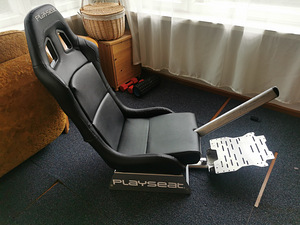 Playseat (2 foto / 2)