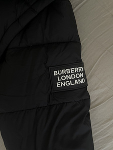 Пуховик Burberry (2 фото из 4)